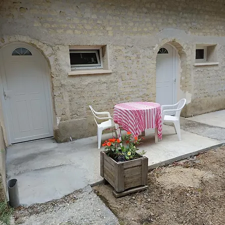 Le Clos Des Romarins Jonquille Belmontet