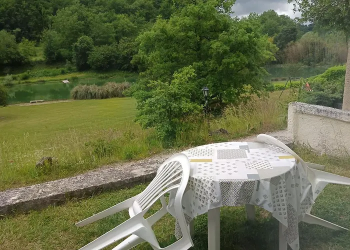 Le Clos Des Romarins Jonquille 3* Belmontet